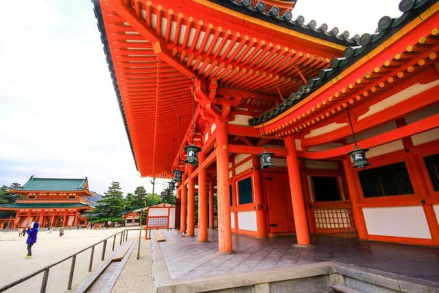 Kyoto Imperial Palace + Nijo Castle Guided Tour