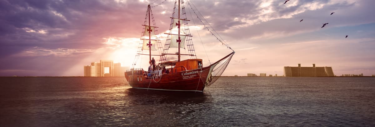 Crucero con cena en galeĂłn al atardecer